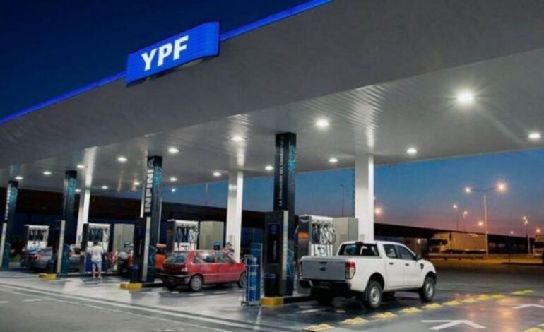 YPF también aumentó el precio de sus combustibles