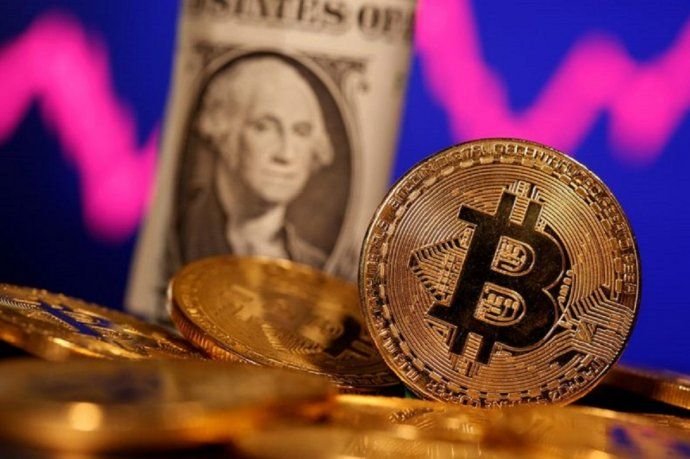 Criptocrash: Bitcoin cae en medio de venta generalizada de activos de riesgo