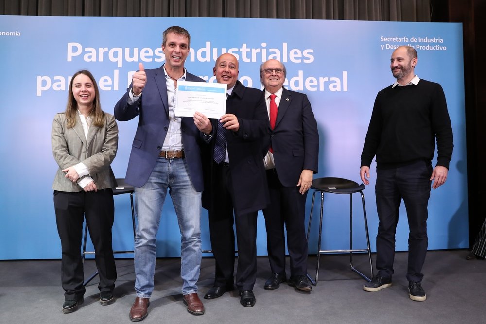 Massa y Mendiguren certificaron aportes para la construcción del Polo del Conocimiento en el Parque Industrial