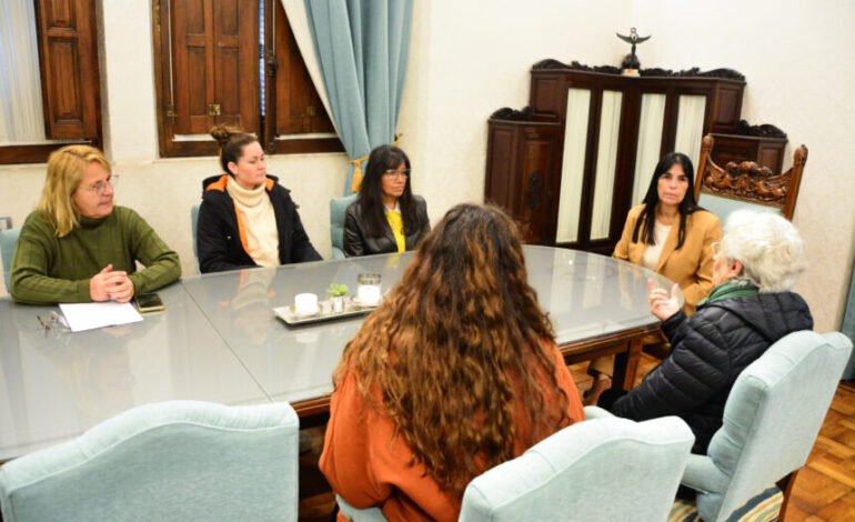 La vicegobernadora recibió al Colegio de Trabajadores Sociales de Entre Ríos