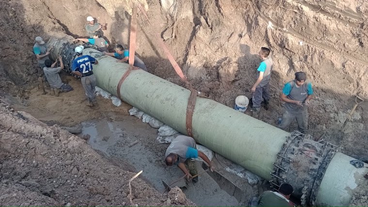 Paraná: Finalizó reparación de caño maestro de agua potable en calle Echeverría