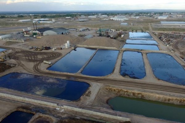 Consideran histórico el fallo que reinstauró los embargos a Comarsa por la contaminación en Neuquén