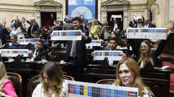 Promulgaron la ley de la Boleta Única Papel que comenzará a funcionar en las elecciones de 2025