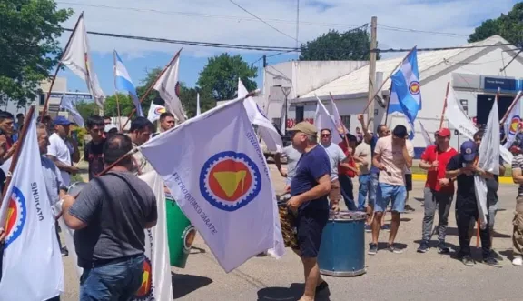 El MST exige la reincorporación de los despedidos en fábrica de Larroque