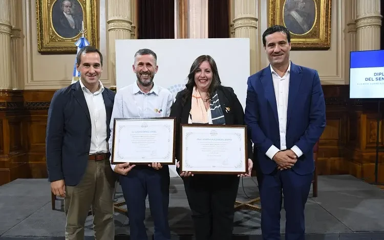 Distinguieron en el Senado a docentes reconocidos entre los mejores del mundo