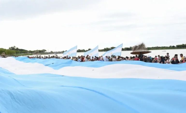 Paraná recibió la travesía “Remar Contracorriente”, en defensa de la soberanía del río
