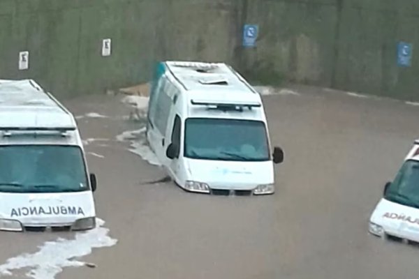 Debieron evacuar bebés recién nacidos en el hospital Penna de Bahía Blanca por las inundaciones