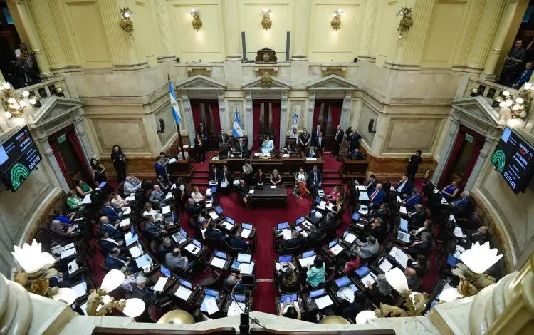 Vence el congelamiento en las dietas de los senadores, y pasarían a 9 millones de pesos