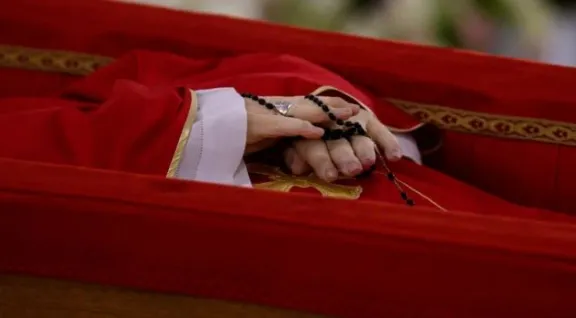 Roma se blinda para el funeral del Papa Francisco mientras los fieles abarrotan la plaza de San Pedro