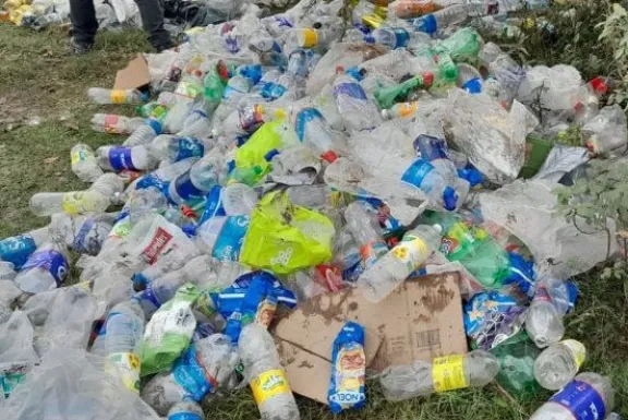 La Paz: Decomisaron casi tres toneladas de alimentos en mal estado en un supermercado