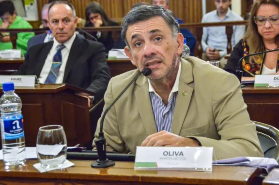 “Discutamos la reforma del Iosper, no su desmantelamiento”, afirmó el senador Oliva