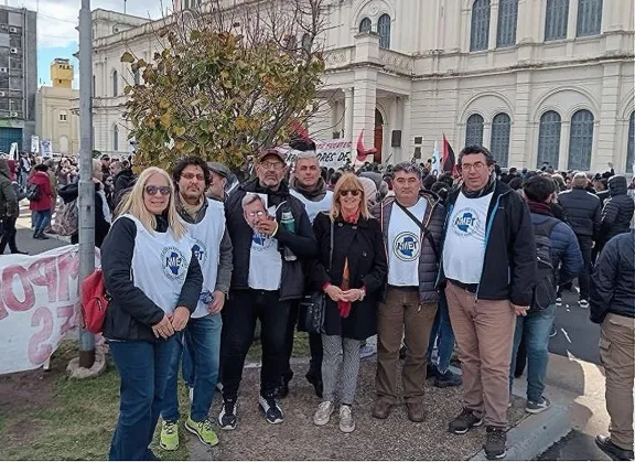 AMET criticó la media sanción que obtuvo el proyecto de OSER