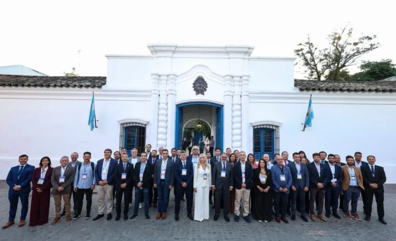 Se constituyó en Tucumán el Consejo Federal de Intendentes: el viceintendente de Paraná estuvo presente