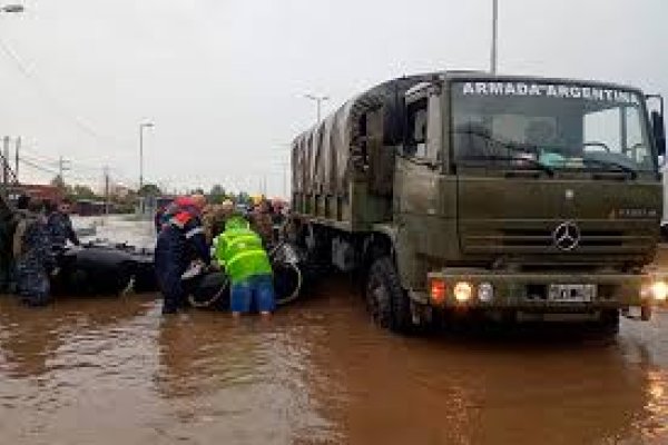 Cortaron el puente Zárate-Brazo Largo por las inundaciones en Buenos Aires