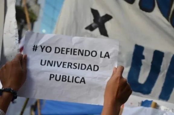 Docentes y no docentes universitarios entrerrianos inician paro de 48 horas