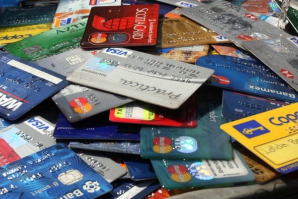 Habrá más controles sobre compras con tarjeta en el exterior